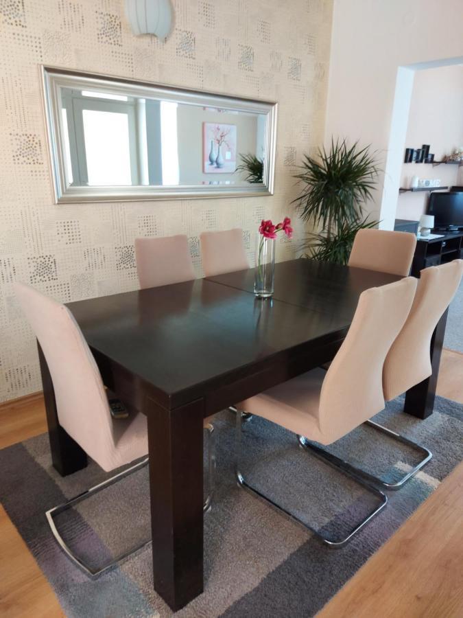 Apartman Larisa Apartment Kampor Exterior photo